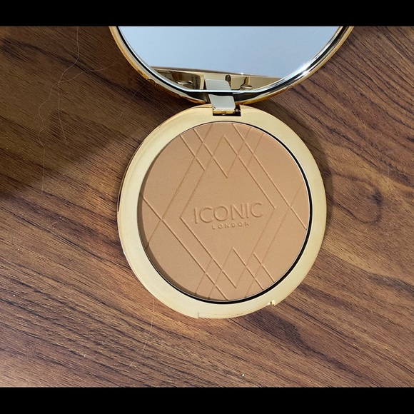 ICONIC LONDON WARM POWDER BRONZER VEGAN AND CRUELTY FREE - Picture 3 of 5